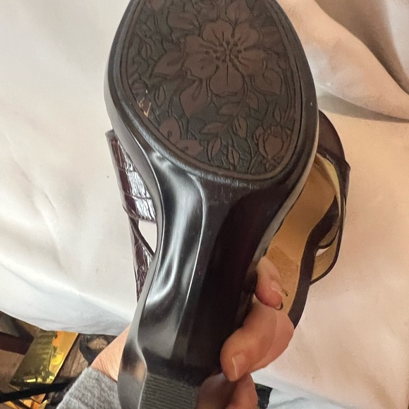 Sofft Brown Heels with Comfortable Footbed - Picture 7 of 7